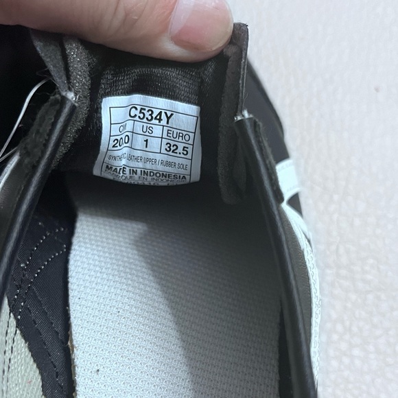 NWT - ASICS Onitsuka Tiger Mexico 66 Kids’ Sneakers - Size 12, 1 - Picture 9 of 9